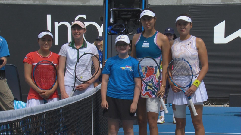 全豪オープンテニス2023【ハイライト・記者会見】 女子ダブルス2回戦 C.ブクサ(ESP) / 二宮 真琴(JPN) vs チャン・ハオチン