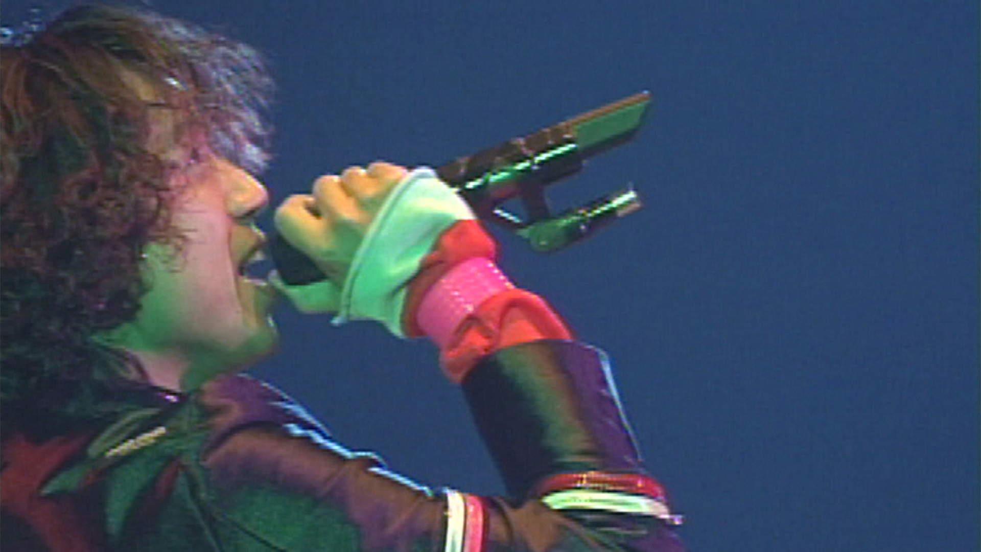 FUMIYA FUJII CENTER STAGE TOUR 2000 OVER #1 | WOWOWオンデマンドで見る